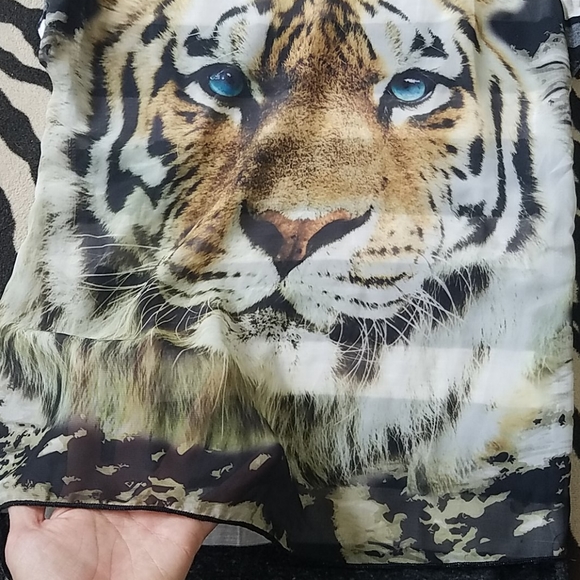 Mesh Tiger and Striped Back Top - Picture 5 of 11
